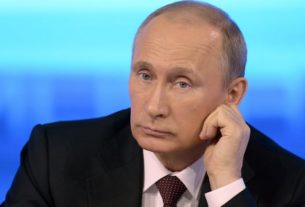 Russian President Putin does not use mobile for fear of surveillance