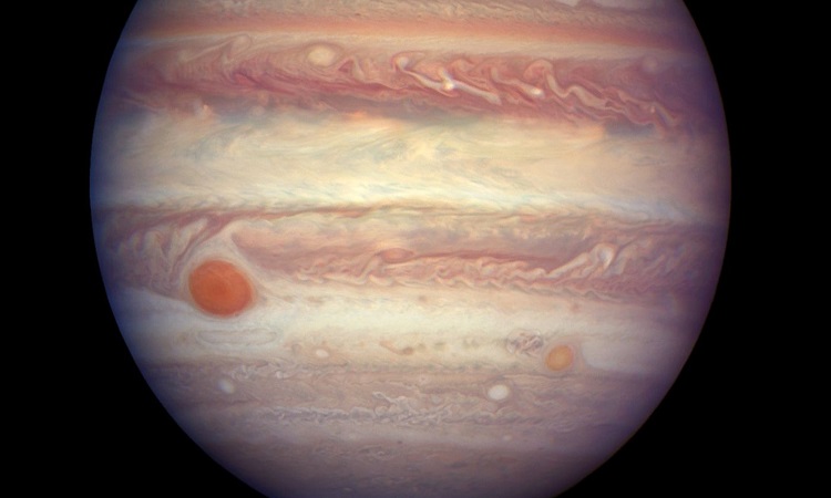 Jupiter can be observed with binoculars
