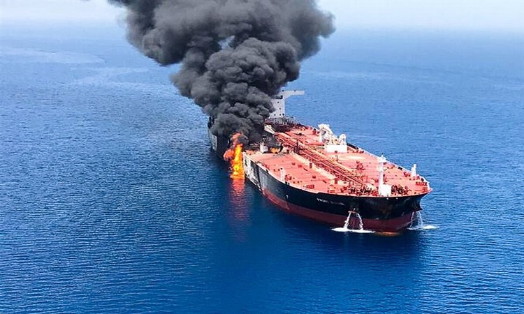 US Navy helps two oil tankers attacked in the Gulf of Oman