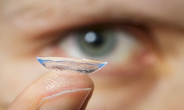 They create a robotic contact lens that allows you to 'zoom' with just blinking