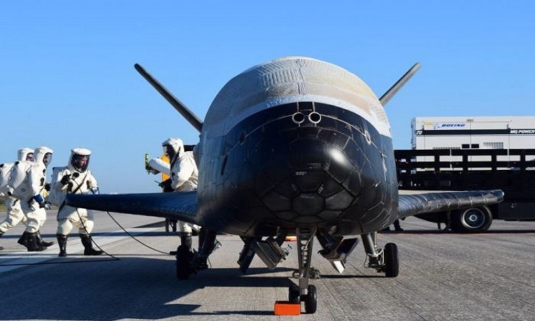 The US Air Force's X-37B aircraft broke its record of time spent in orbit!