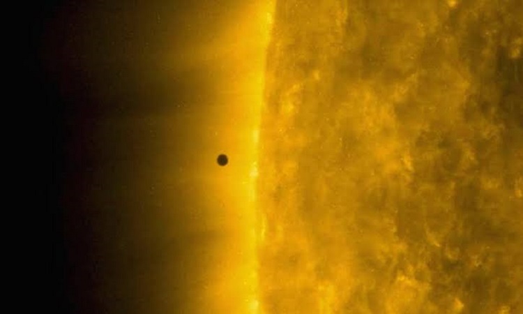 The most beautiful photos of the transit of Mercury in front of the Sun