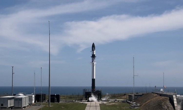 Rocket Lab launches thirty satellites and recovers its booster