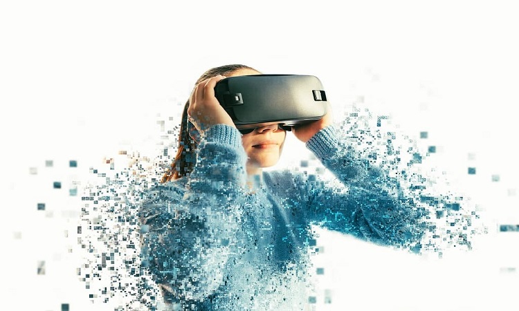 In 2025, the growth of VR will be greater than that of other media